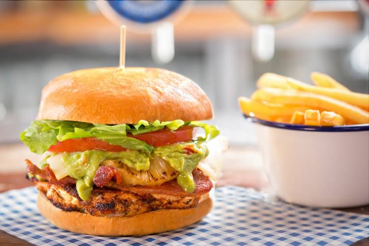 burger gaffer's dog-friendly places to eat emerald isle